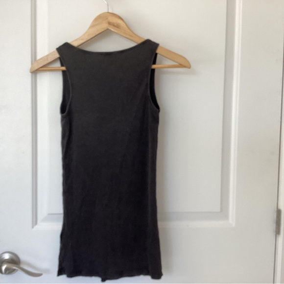 Guess tank top. - Picture 3 of 4